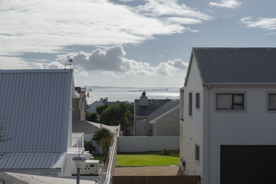 6 Bedroom Property for Sale in Myburgh Park Western Cape